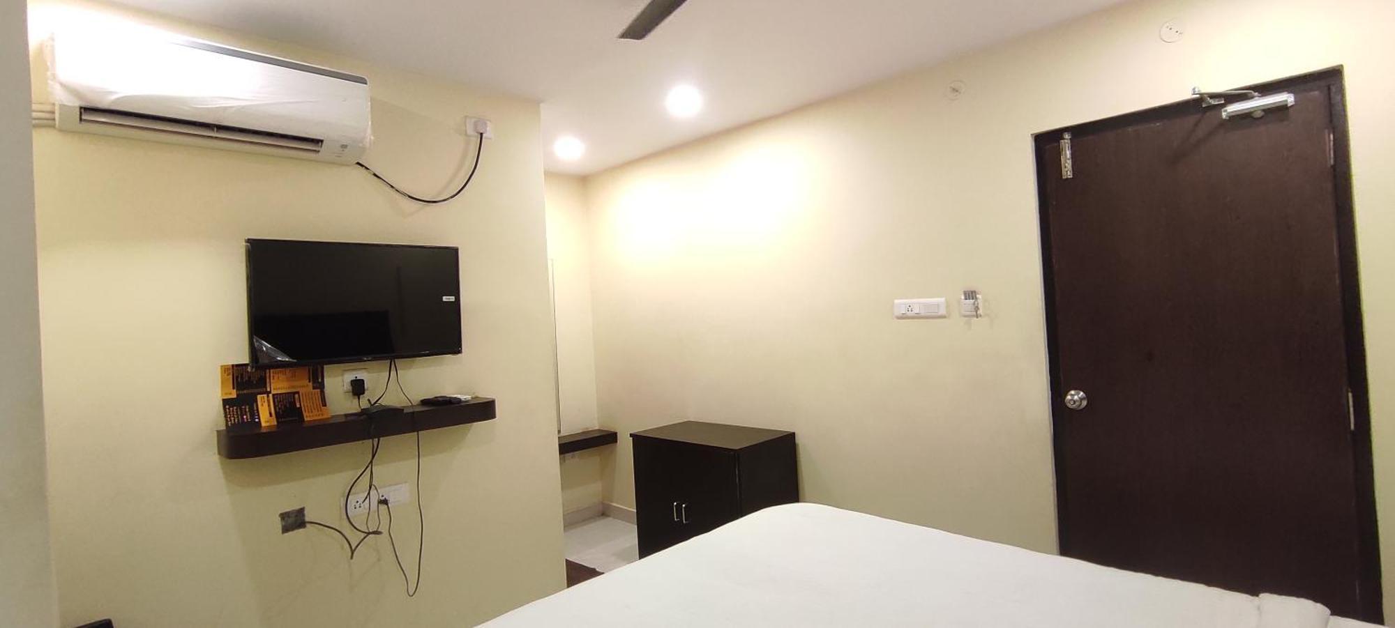 Arvind Stay Hotel, Rk Beach Vizag 维沙卡帕特南 外观 照片